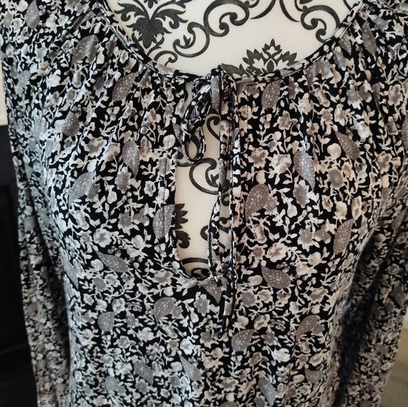 NWT Lucky Brand Black & White Boho Longsleeve Keyhole Blouse - Picture 2 of 7